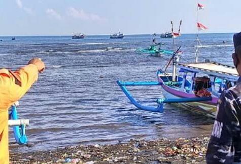 Belasan Nelayan Tengelam Terhempas Gelombang Tinggi Di Situbondo | Memo Surabaya